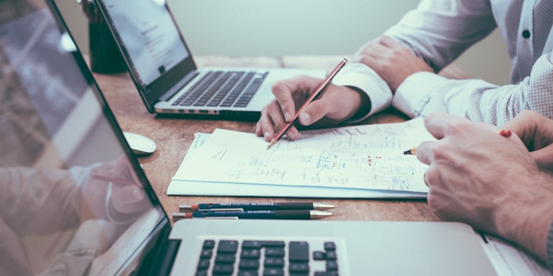 Quand et pourquoi revoir ses contrats d'assurance entreprise ?